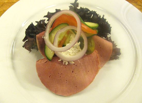 Saltkød med peberrodsalat