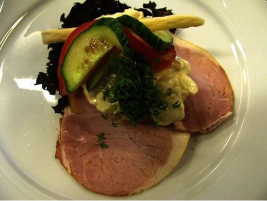 Skinke med kartoffelsalat